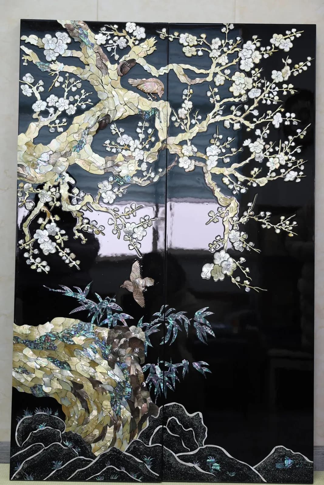 梅鸟纹大型螺钿屏板